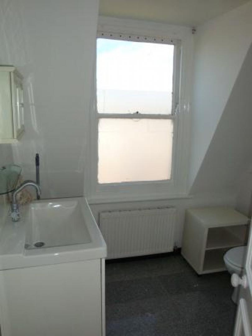 			NEW INSTRUCTION, 3 Bedroom, 1 bath, 1 reception Flat			 Honeybourne Road, WEST HAMPSTEAD